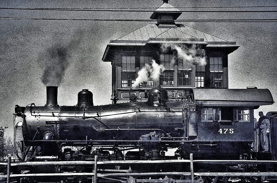 Train Photograph - Engine 475 by Scott Wyatt