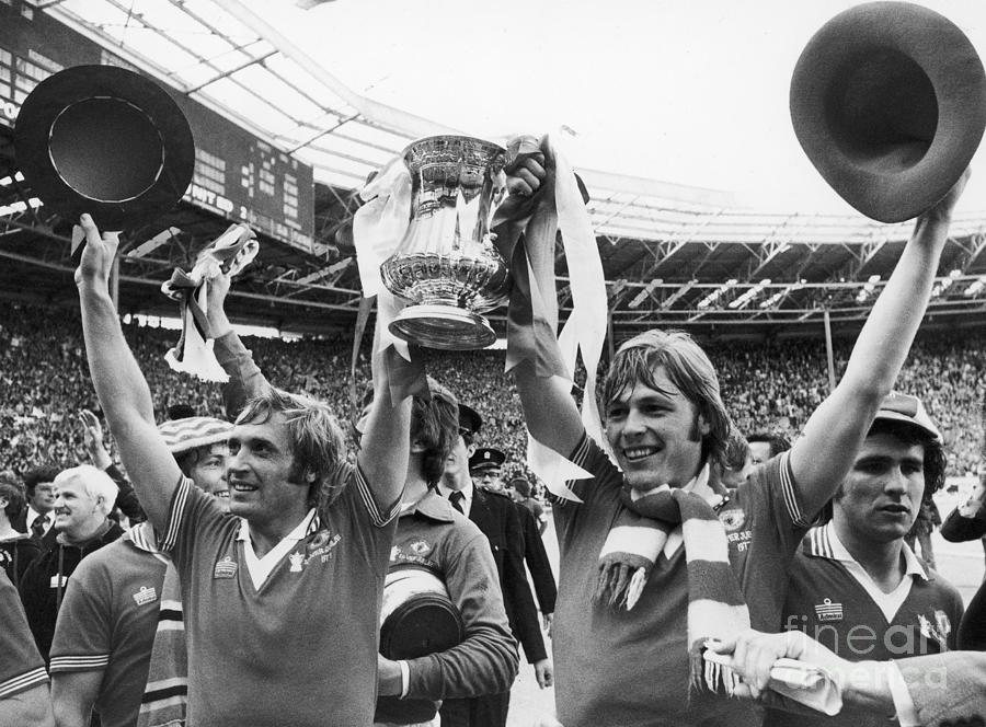 England - Fa Cup, 1977 Photograph by Granger