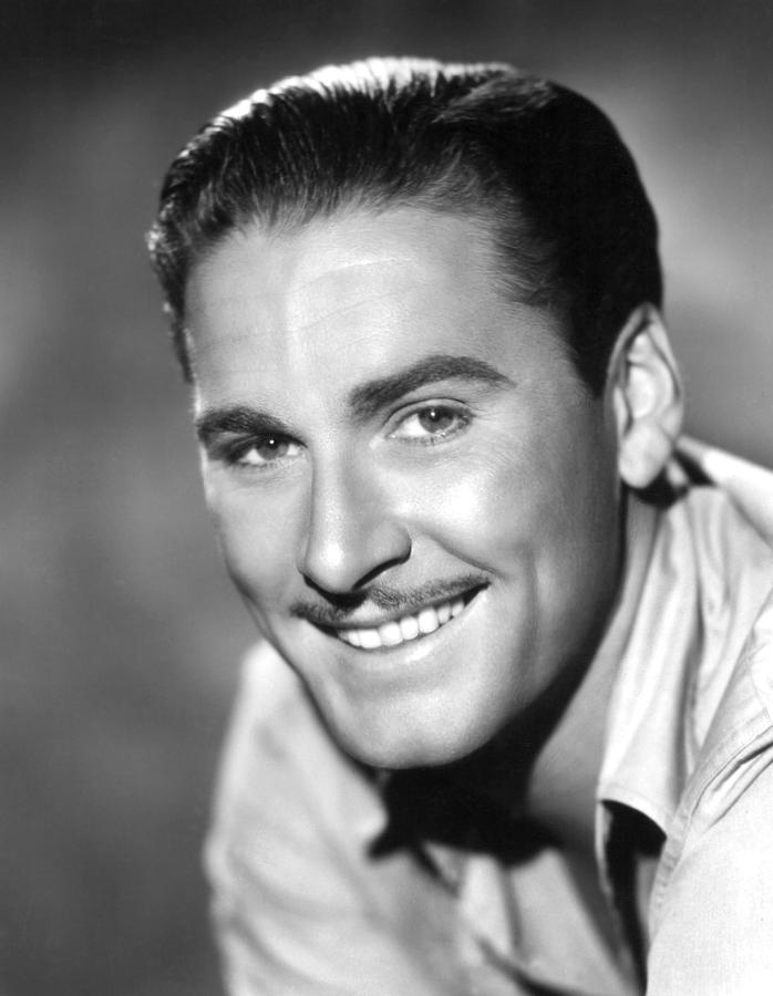 Portrait Photograph - Errol Flynn, 92238 by Everett