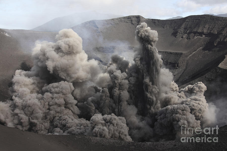 Geoscience Photograph - Eruption Of Volcanic Ash, Summit by Richard Roscoe