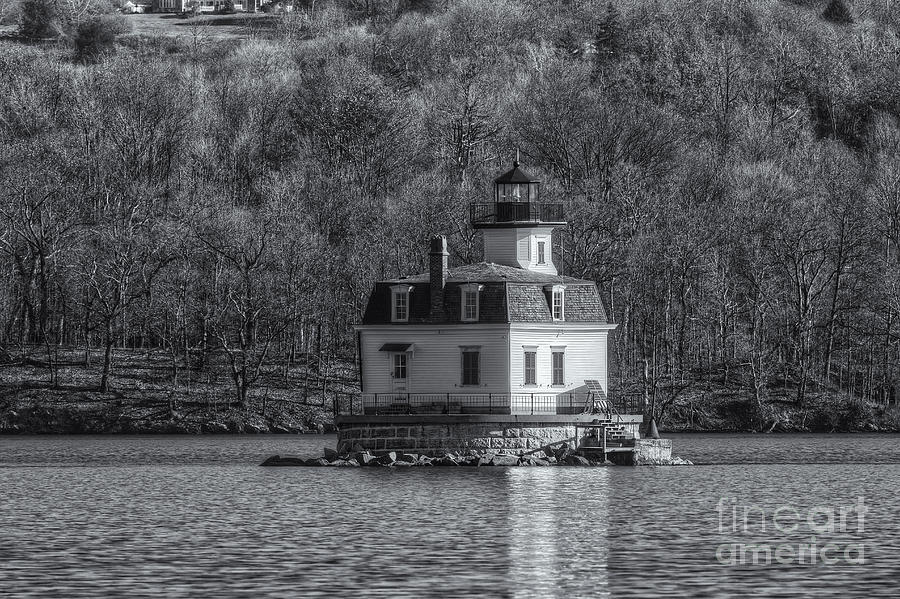 Esopus Meadows Lighthouse II Photograph by Clarence Holmes