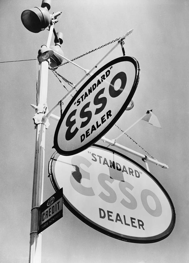 Esso Gasoline Dealer Sign On Chestnut Photograph by Everett