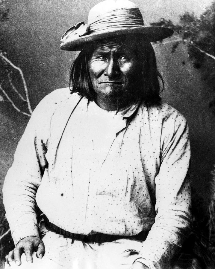 Famous Apache Leader, Geronimo Photograph by Everett - Fine Art America