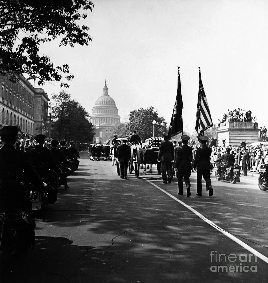 Washington D.c. Photograph - Fdr: Funeral, 1945 by Granger