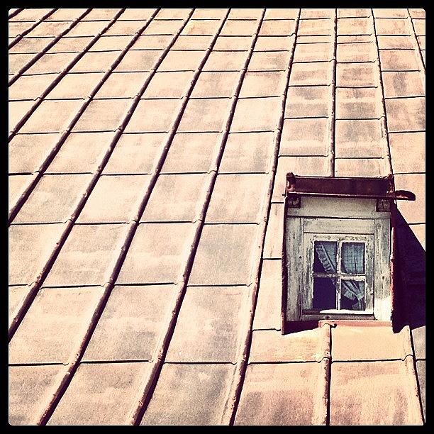 Architecture Photograph - Fenêtre #windows #insolite by Philippe Kunz