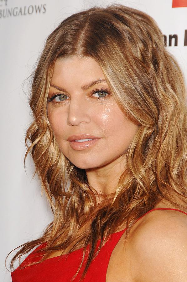 Portrait Photograph - Fergie At Arrivals For American Red by Everett