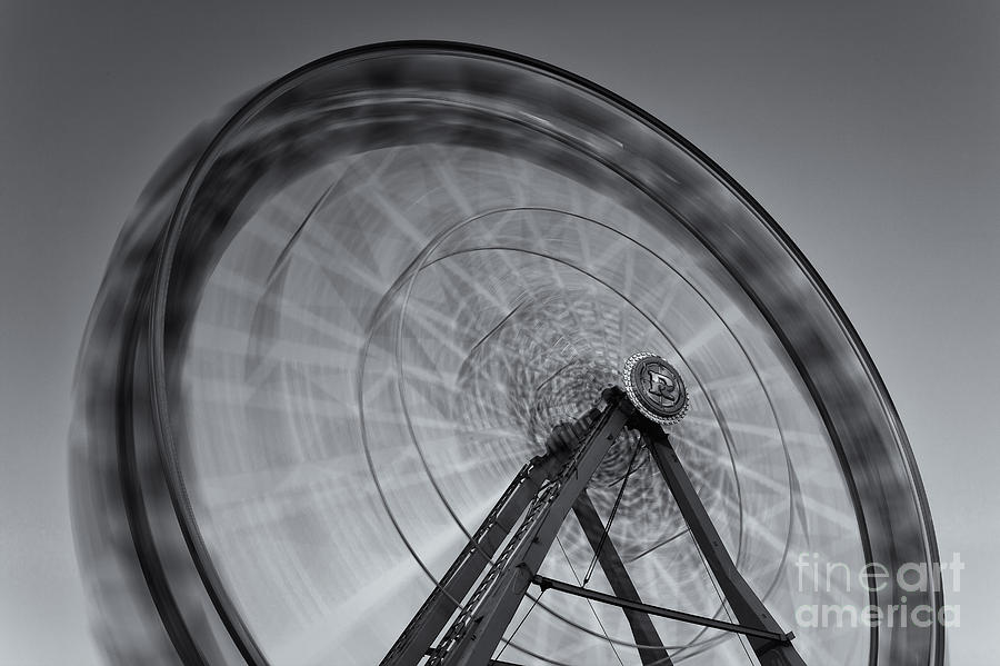 Augusta Photograph - Ferris Wheel VIII by Clarence Holmes