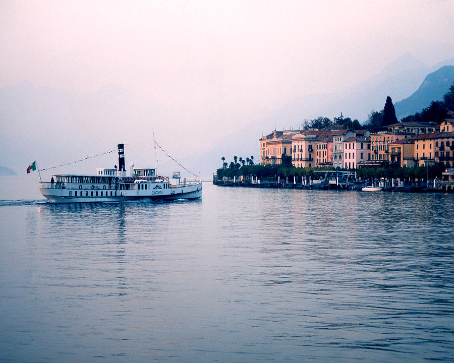 ferry travel in lake como