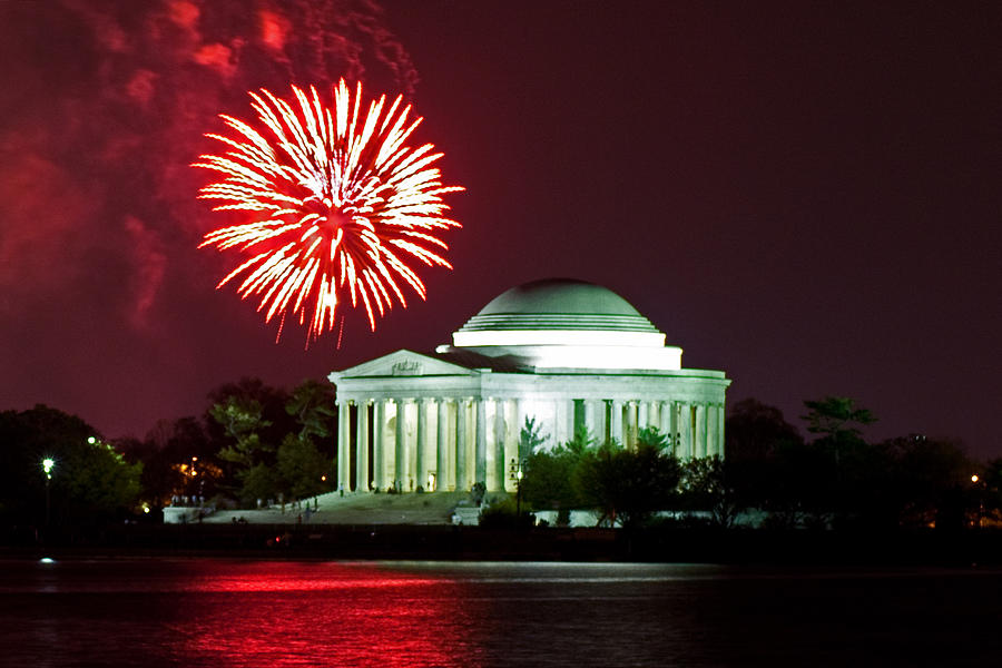 Fireworks over the Jefferson Memorial Photograph by David Freuthal