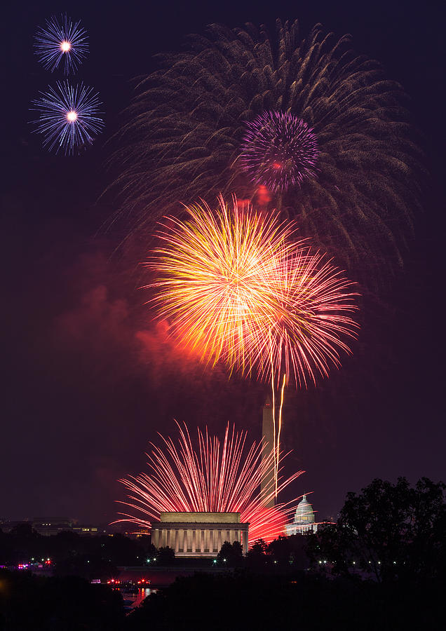 Fireworks over Washington DC on July 4th Photograph by Steven Heap ...