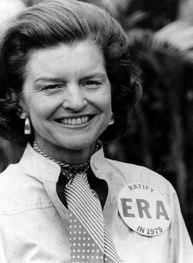 First Lady Betty Ford Wears A Badge Photograph by Everett - Fine Art ...