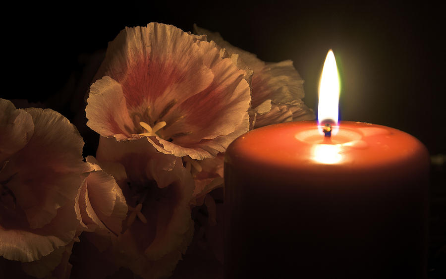 Afbeeldingsresultaat voor candle and flowers