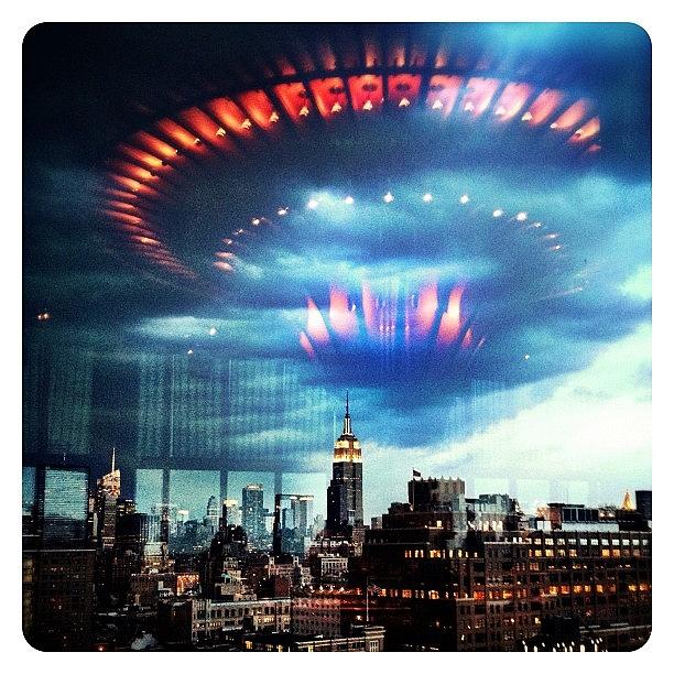 New York City Photograph - Flying Saucer by Natasha Marco