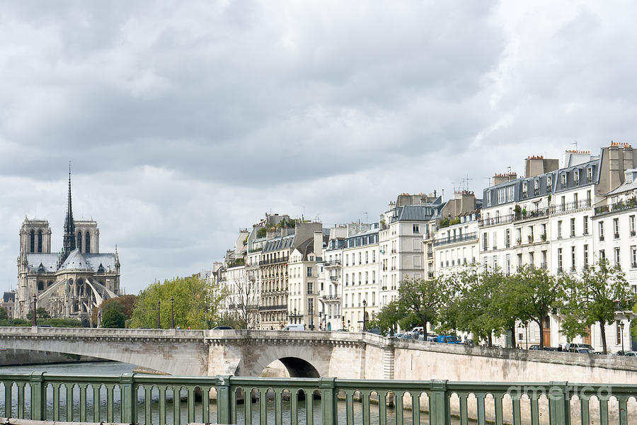 Foreshortening of Paris with Quai de Bethune Photograph by Fabrizio Ruggeri