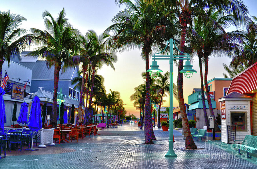 Times Square in Fort Myers Beach. Had so much fun here. | Fort myers ...