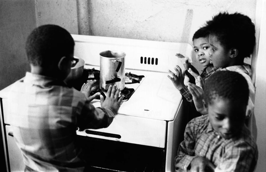 Four African American Children Cluster Photograph by Everett - Fine Art ...