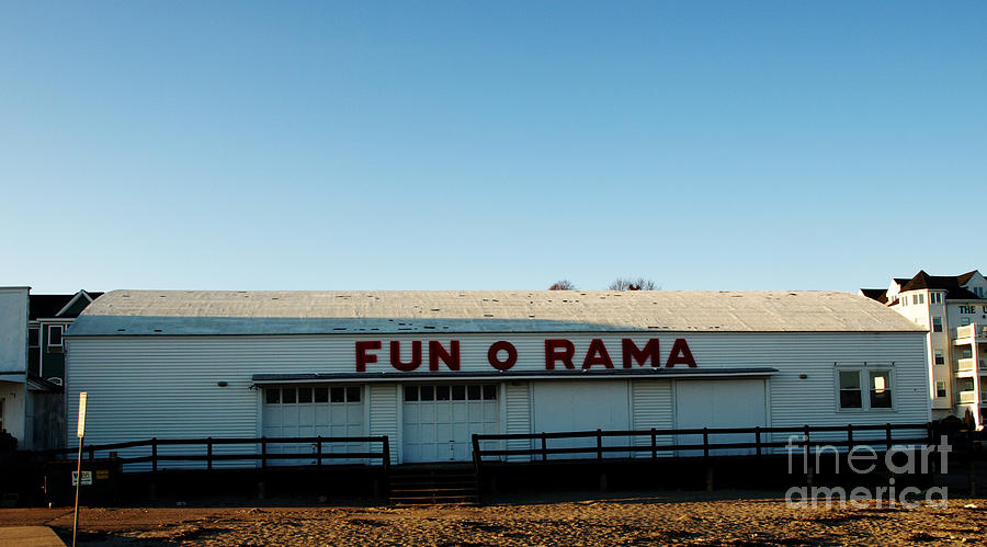 Fun O Rama Photograph by Mary Capriole