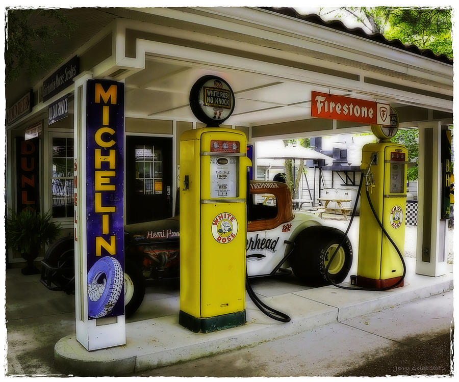 GAS Photograph by Jerry Golab