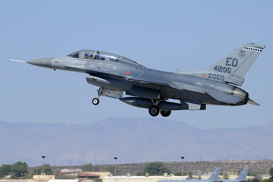 General Dynamics F-16D Fighting Falcon 86-0050 Edwards AFB September 20 2012 Photograph by Brian Lockett