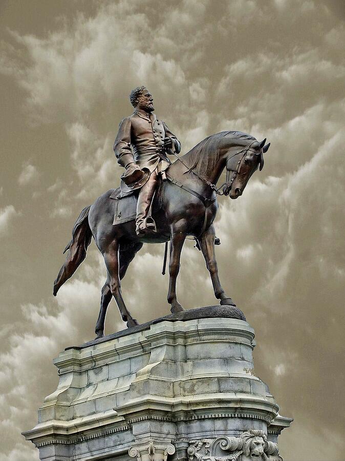 Statues Photograph - General Robert E. Lee by Rick Davis