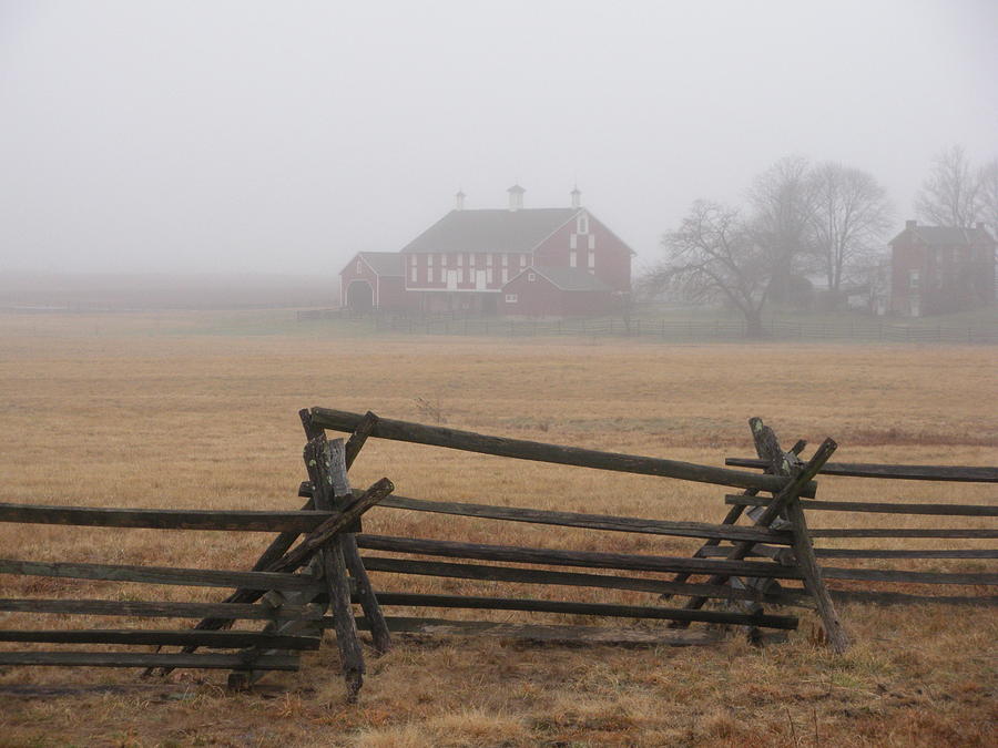 Gettysburg National Park Photograph - Gettysburg Red Barn by Roseanne Lafferty