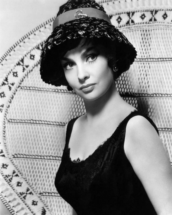 Gina Lollobrigida, 1959 Photograph by Everett - Fine Art America