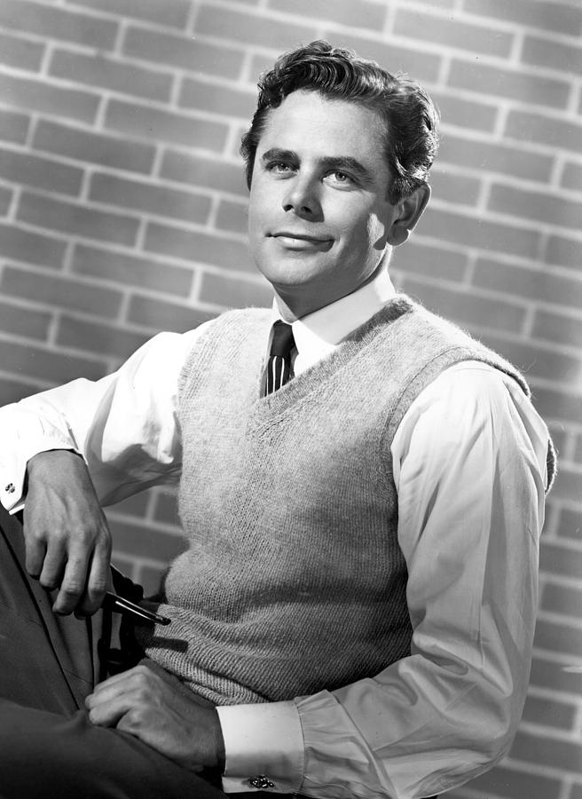 Portrait Photograph - Glenn Ford, Columbia Pictures, 1946 by Everett
