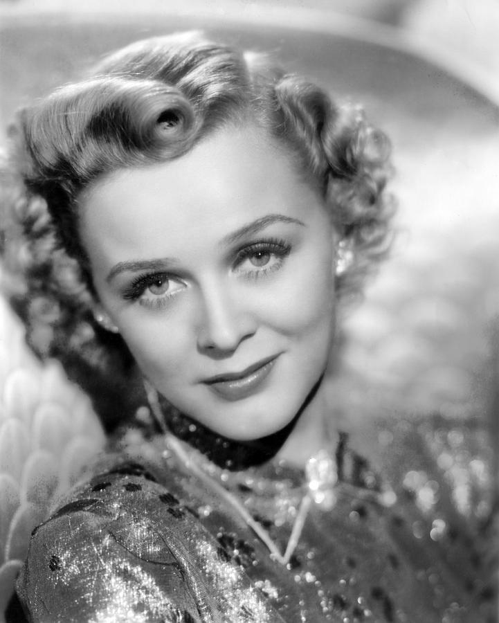 Gloria Stuart, 1930s Photograph by Everett