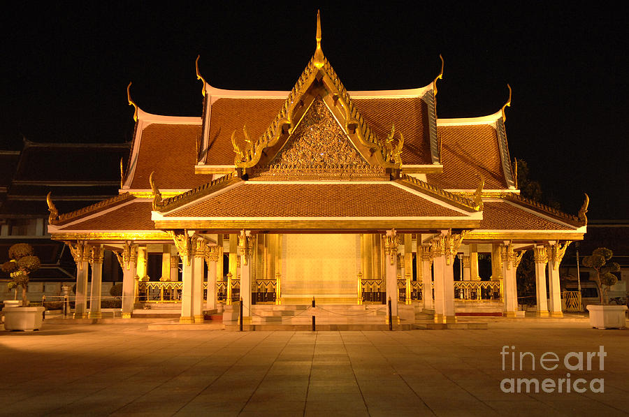 Golden Temple Bangkok Photograph by Bob Christopher