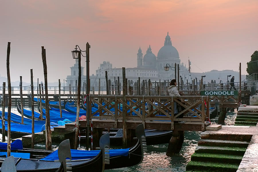 Gondole. Venezia. Photograph by Juan Carlos Ferro Duque