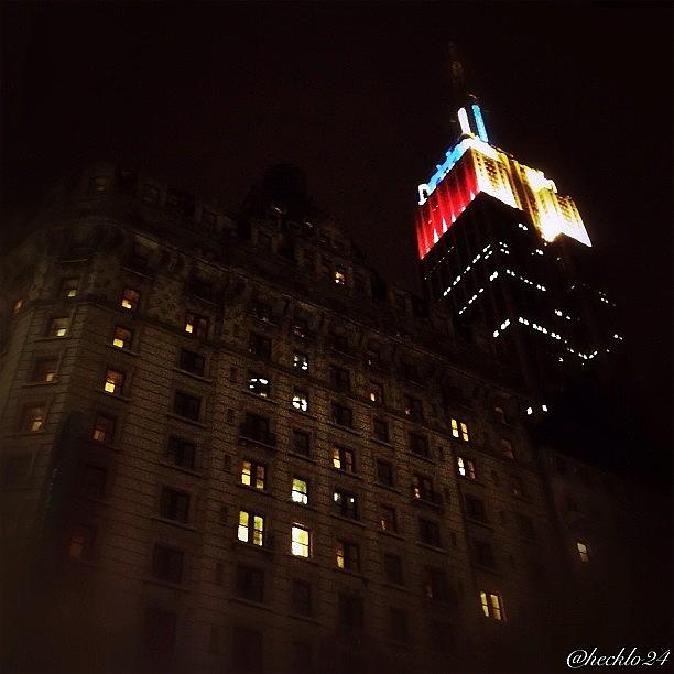 Newyorkcity Photograph - Goodnight Gotham #empirestatebuilding by Hector Lopez ✨ Newyorkcity Photograph - Goodnight Gotham #empirestatebuilding by Hector Lopez ✨