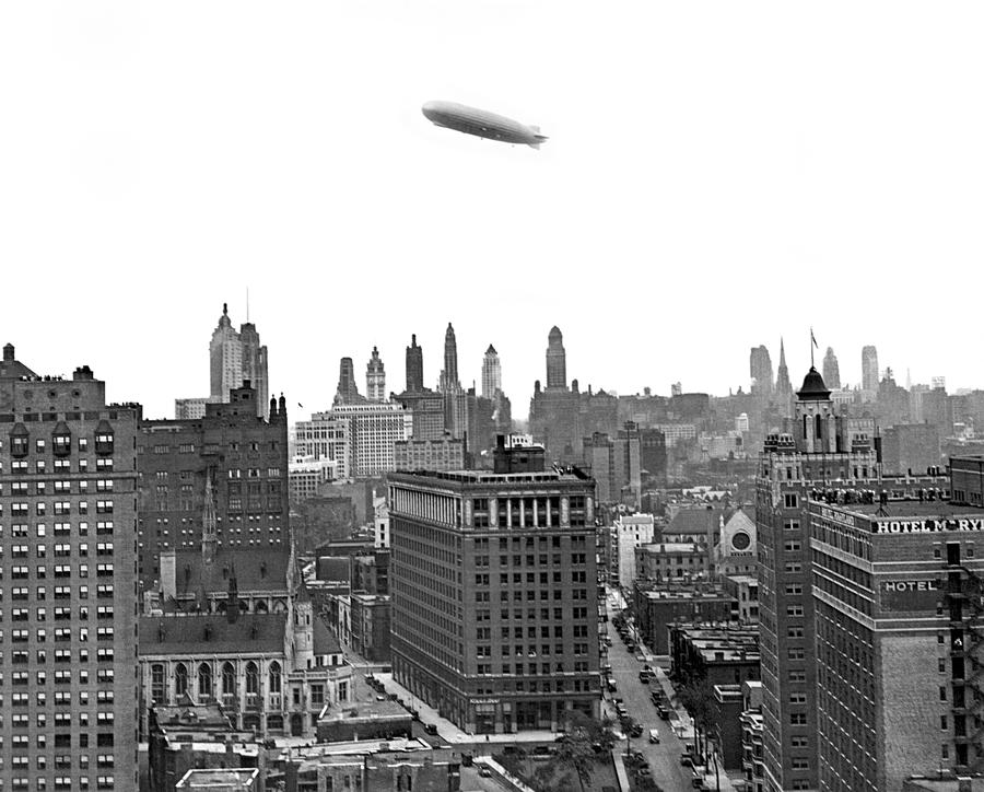 Graf Zeppelin Over Chicago Photograph by Underwood Archives