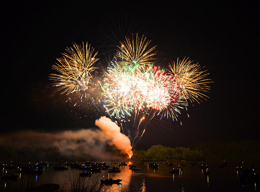 Grand Finale of Fireworks Over The Lake Photograph by Sandi OReilly
