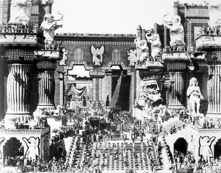 Griffith: Intolerance 1916 Photograph by Granger