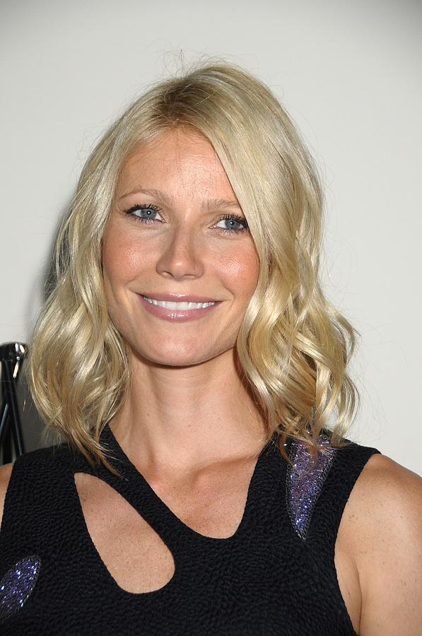 Gwyneth Paltrow In Attendance Photograph by Everett - Fine Art America