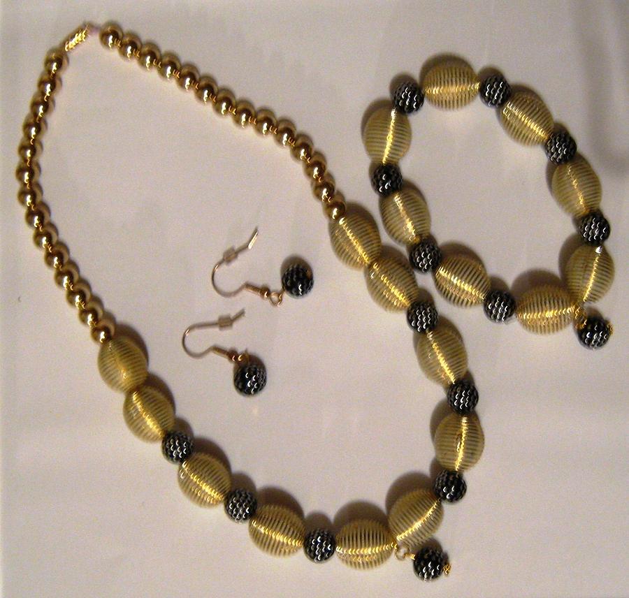 Handmade Necklace Jewelry - Handmade Necklace Set by Fatima Pardhan