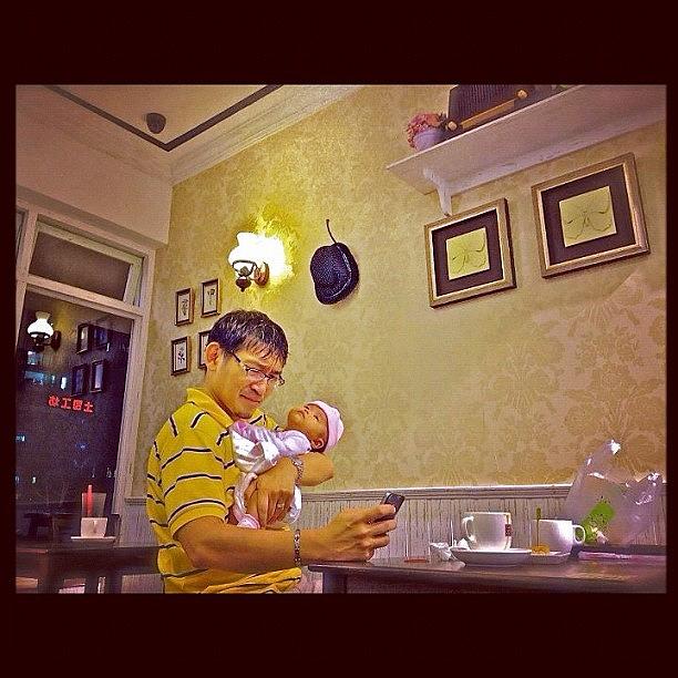 Sweet Photograph - Happy Father With His New Born by Szu Kiong Ting
