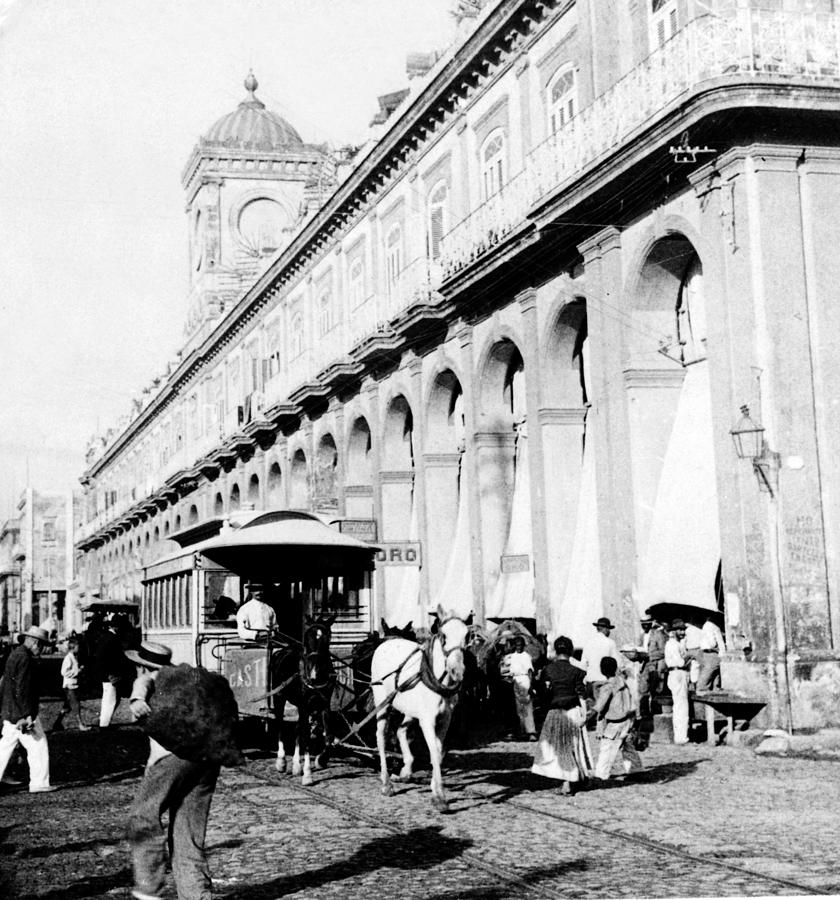 Havana - Cuba - The Great Market - c 1899 Photograph by International  Images
