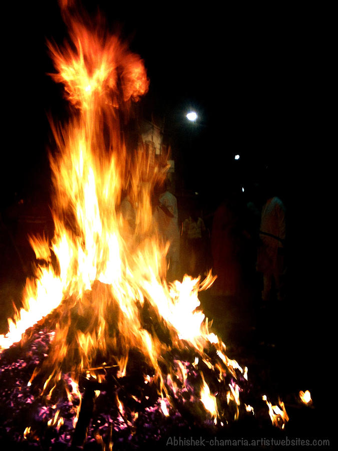 holi fire images