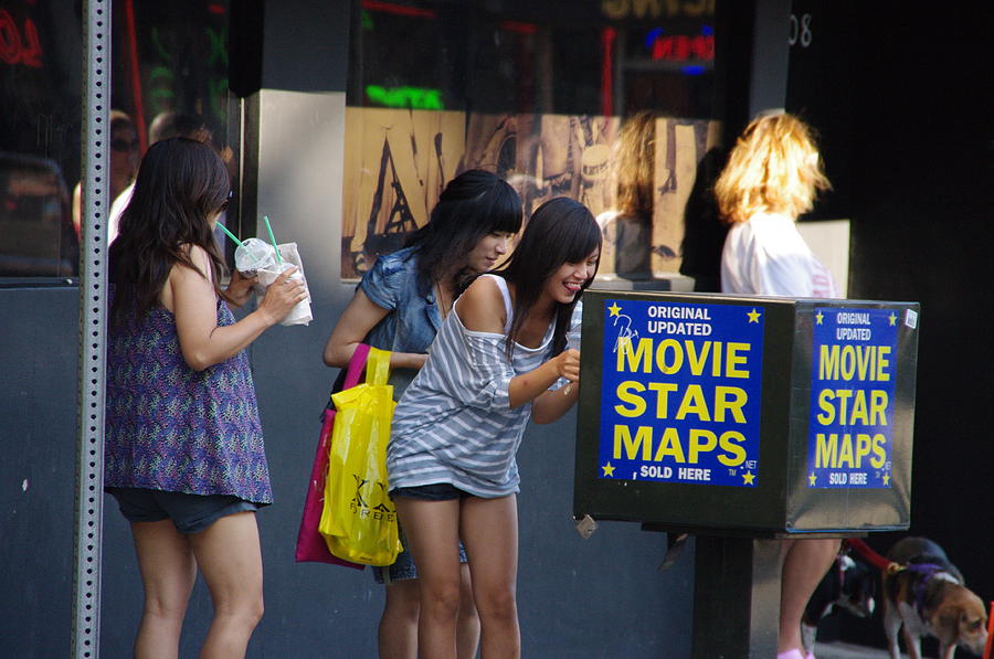 Hollywood Tourist Girls Photograph by Jeff Lowe