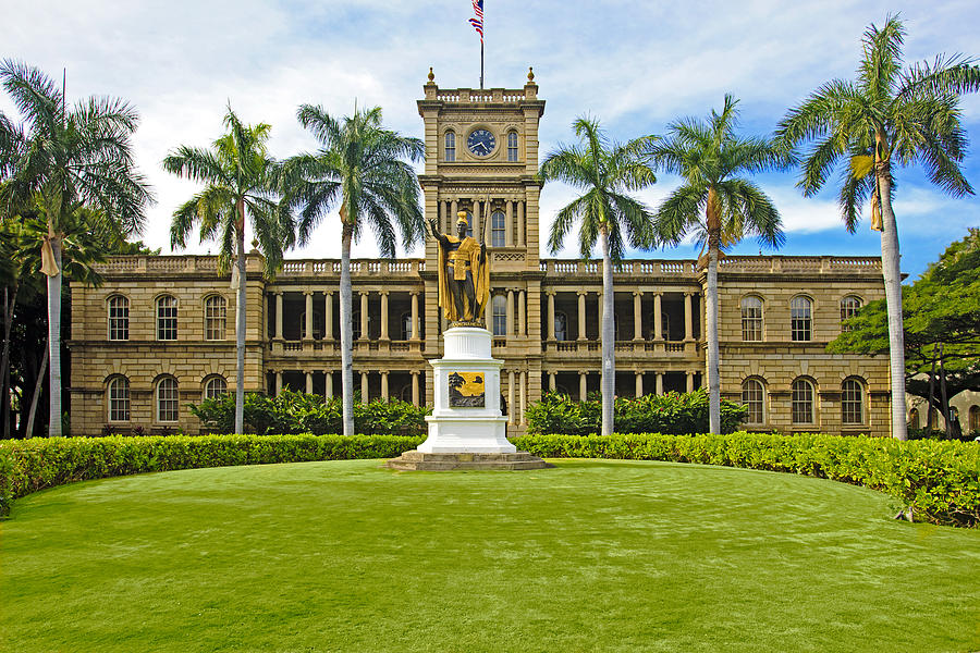 Honolulu Supreme Court And King Kamehameha Photograph By Tomas Del Amo