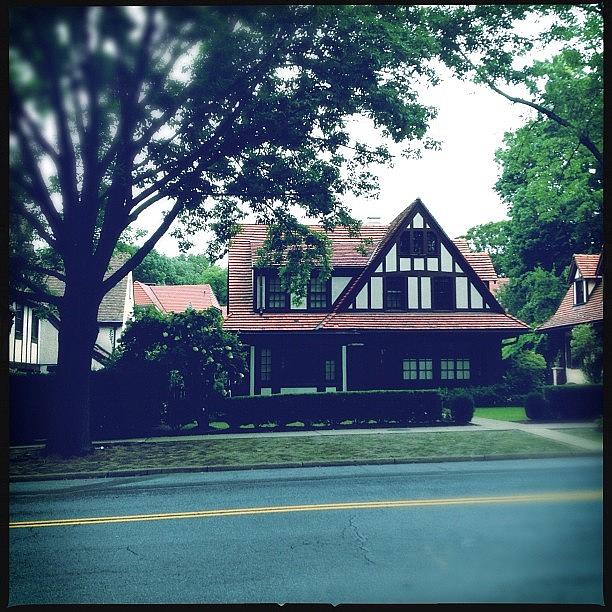 Queens Photograph - House On Ascan Avenue In Forest Hills by Bonnie Natko