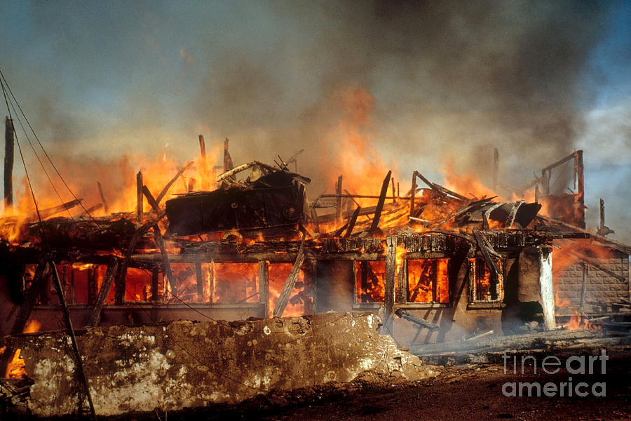 House On Fire Photograph by Photo Researchers, Inc.