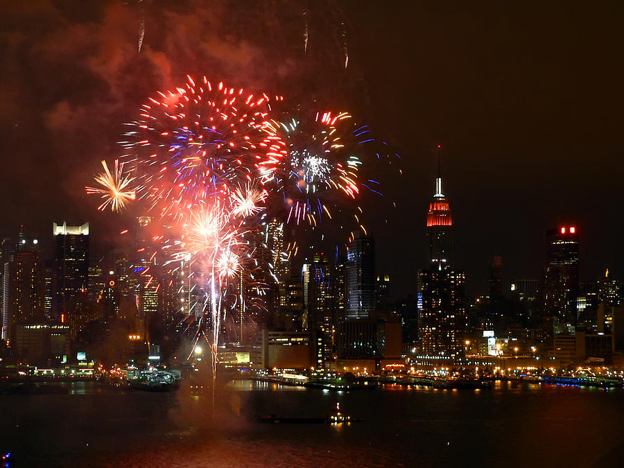 Hudson River Fireworks Photograph by Artistic Photos - Fine Art America