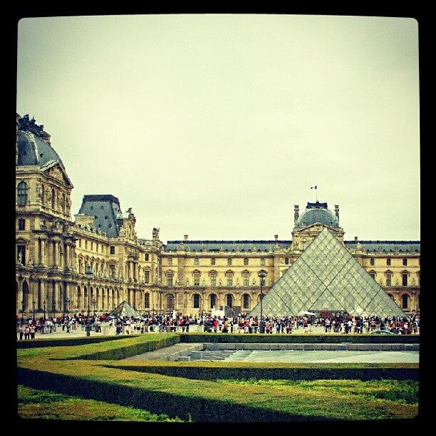 I Love The Louvre! Photograph by Willi Baclao