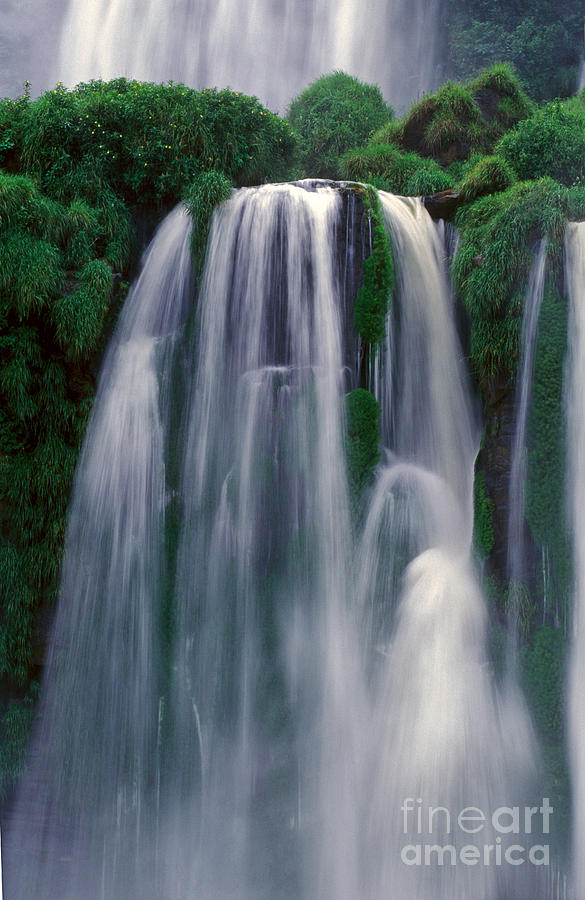 Iguazu Falls Detail - Argentina Photograph by Craig Lovell