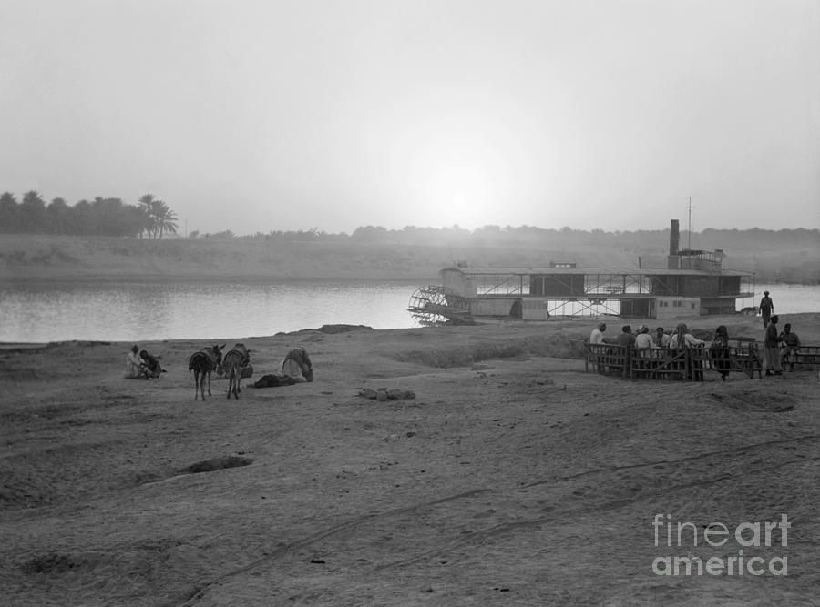 Iraq: Sunset, 1932 Photograph by Granger