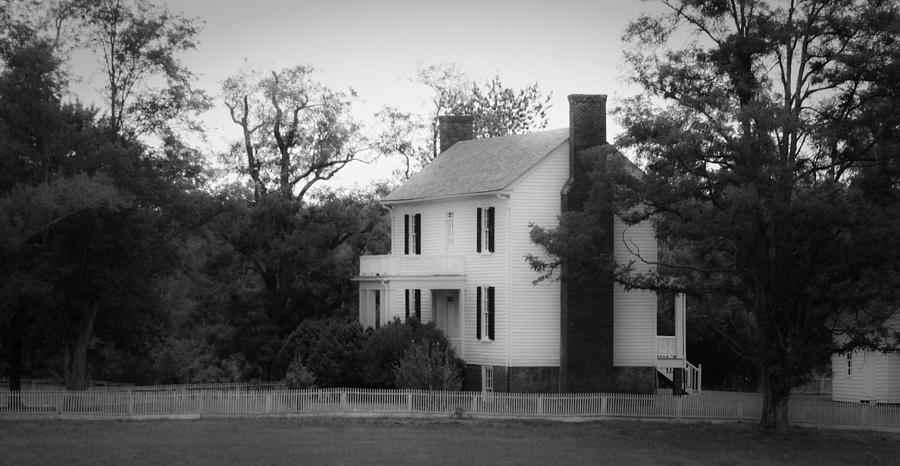 Brick Photograph - Isbell House Appomattox Virginia by Teresa Mucha