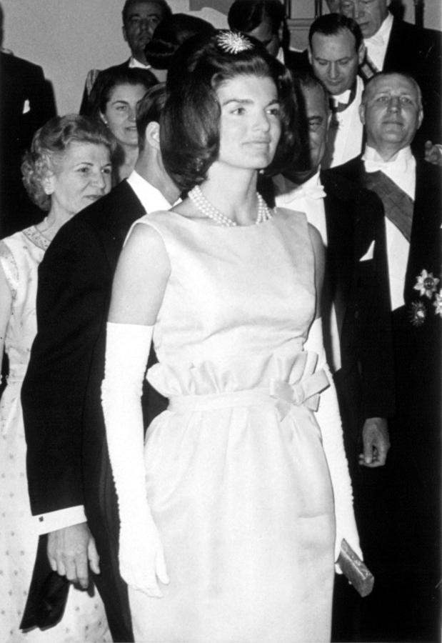 Jacqueline Kennedy At A Dinner To Honor Photograph by Everett - Fine ...