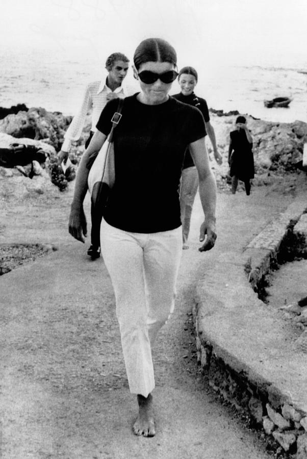 Jacqueline Kennedy Onassis On Vacation Photograph by Everett